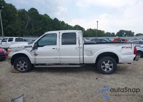 2011 Ford F-250 Lariat z USA, uszkodzony, nr VIN 1FT7W2BT1BEB64699